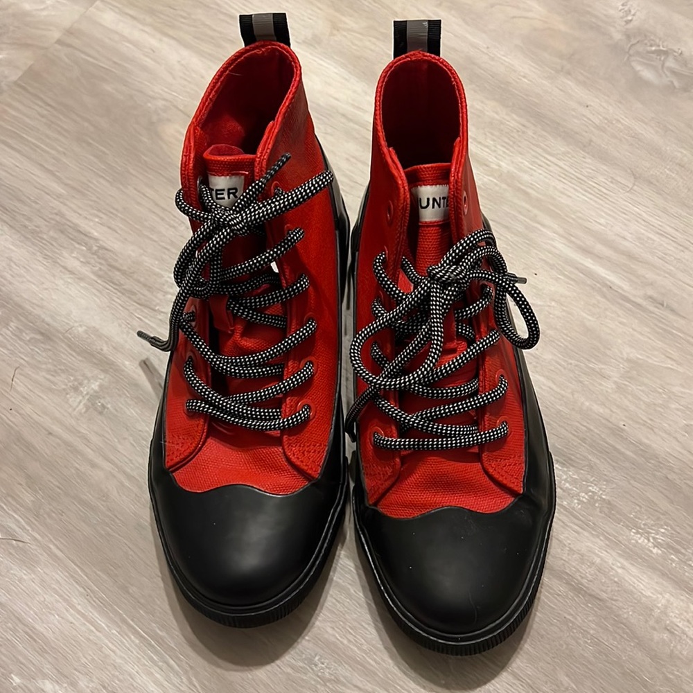 Only used twice kids hunter boots size 3